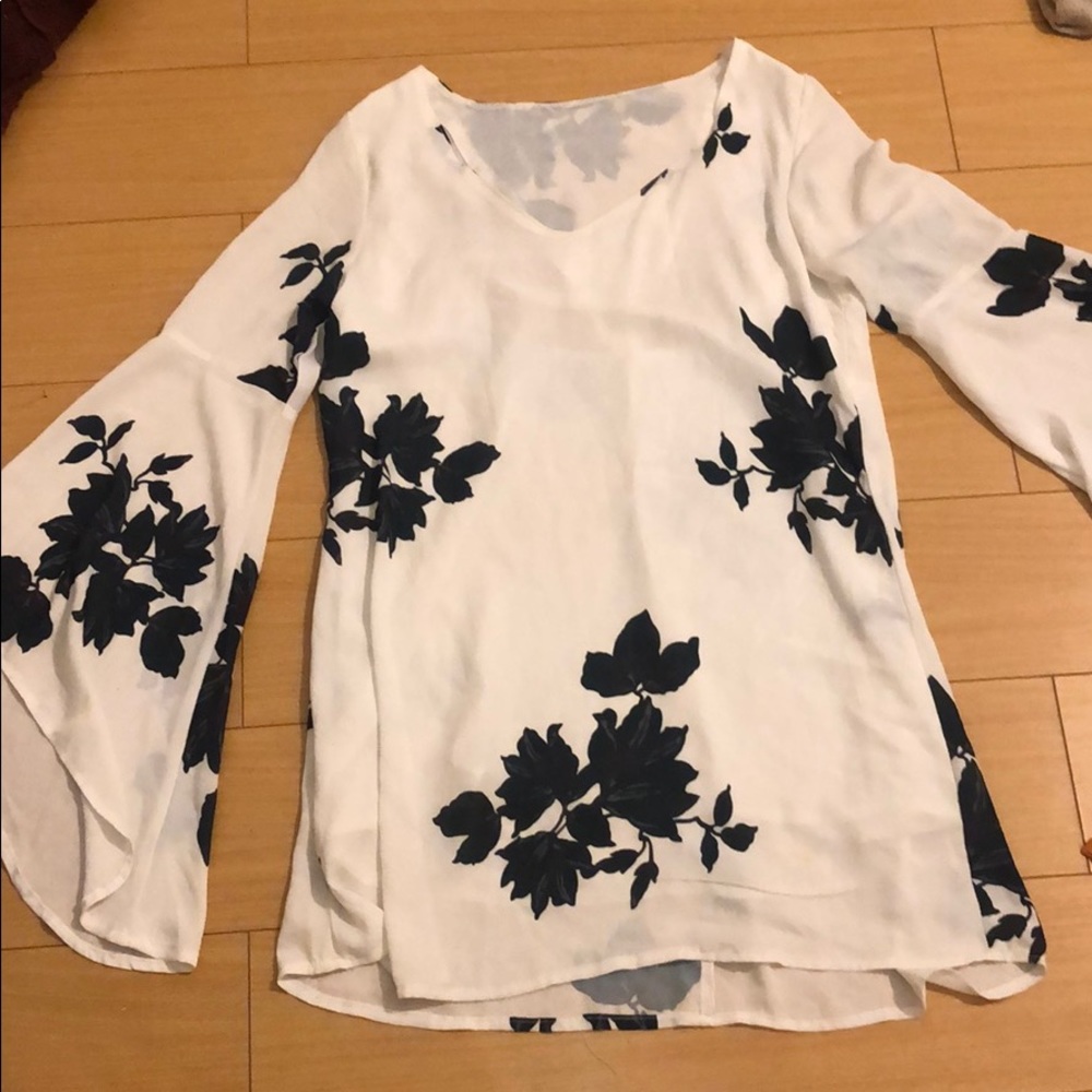 Dress floral bell sleeve